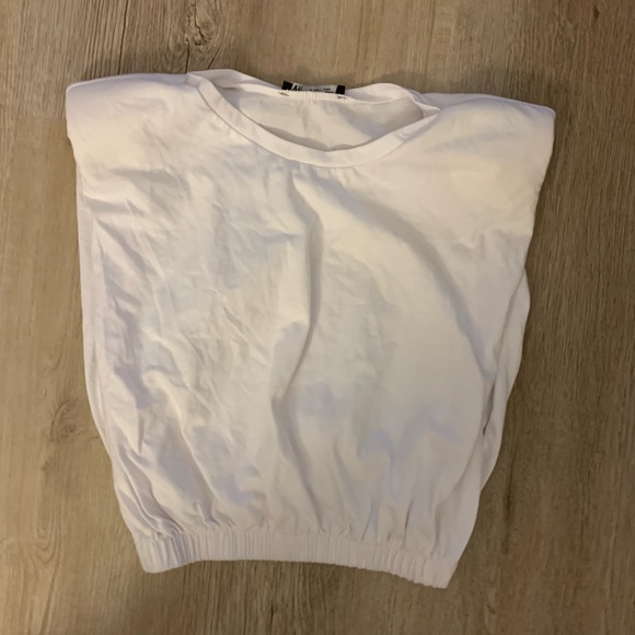 sleeveless trendy rucched tee - Picture 1 of 1